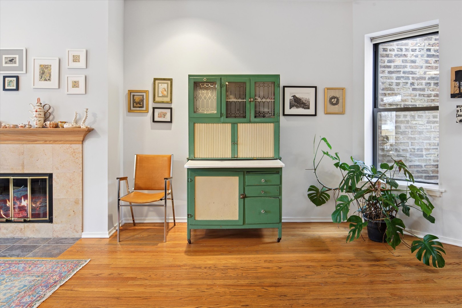 915 W Gunnison Street Unit: 3E