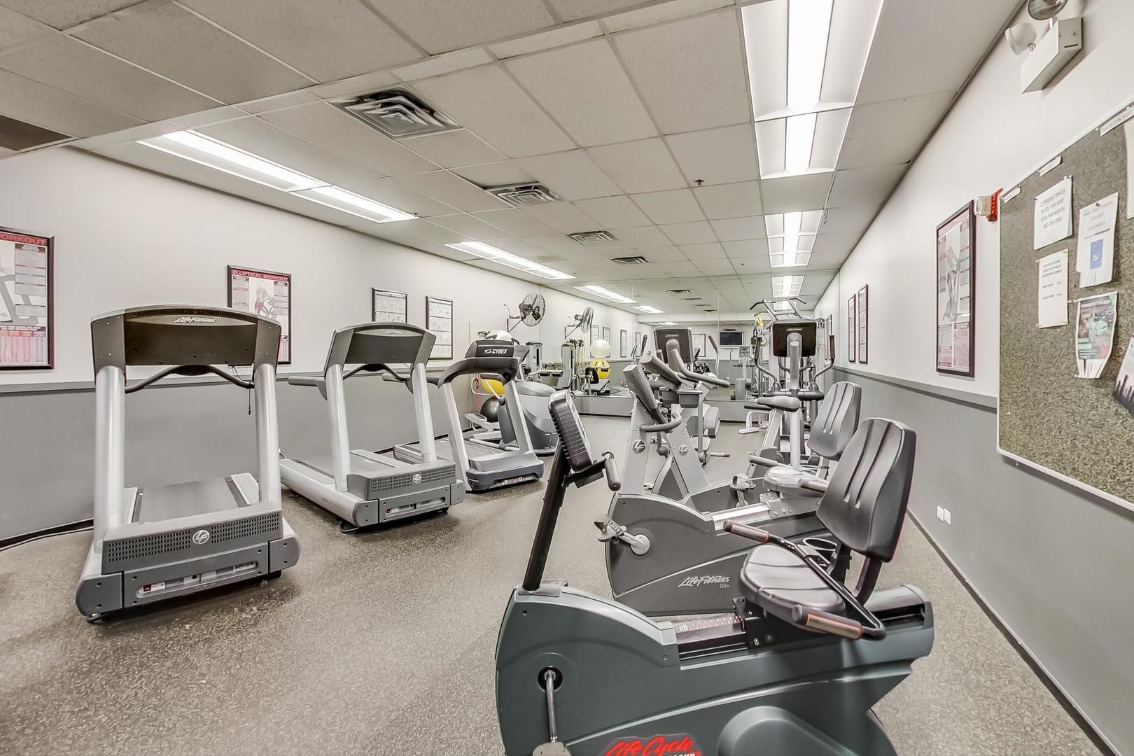 130 S Canal Street Unit: 323