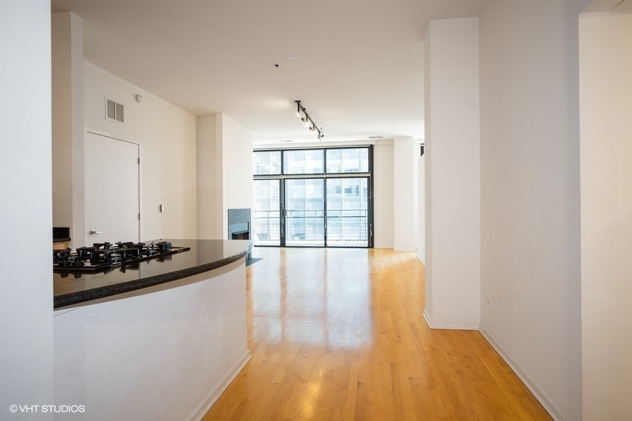 130 S CANAL Street Unit: 816