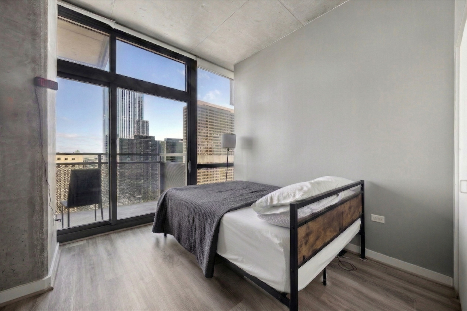 235 W Van Buren Street Unit: 2513