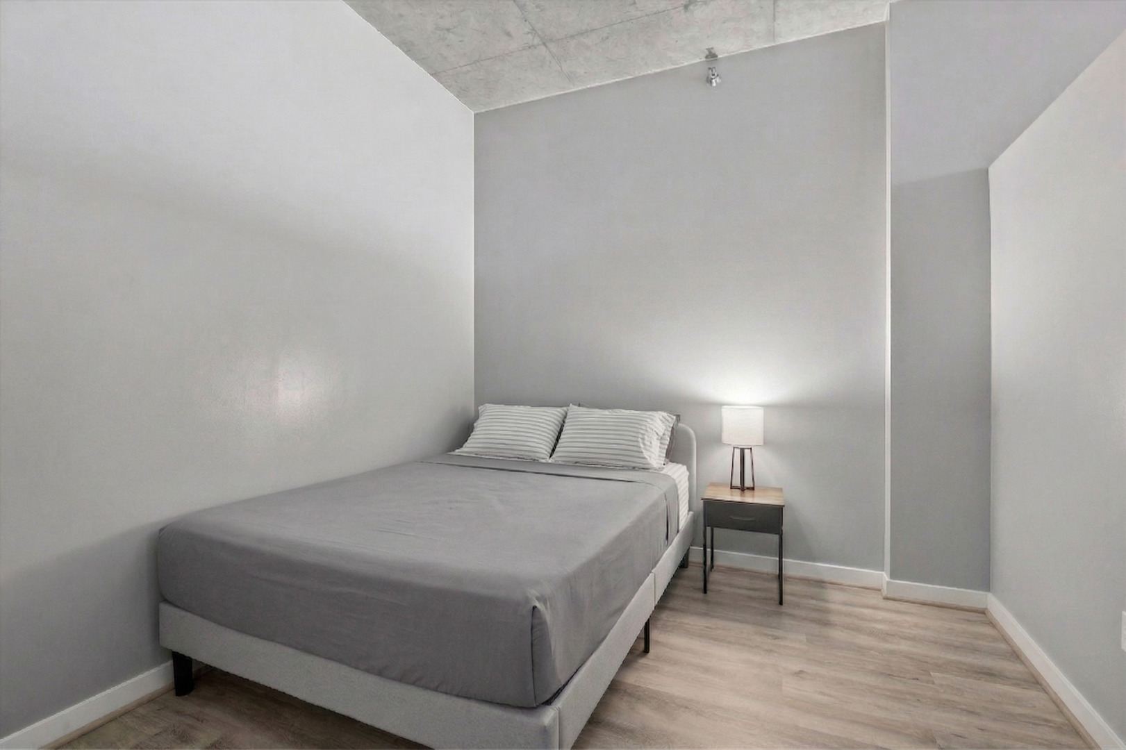 235 W Van Buren Street Unit: 2513