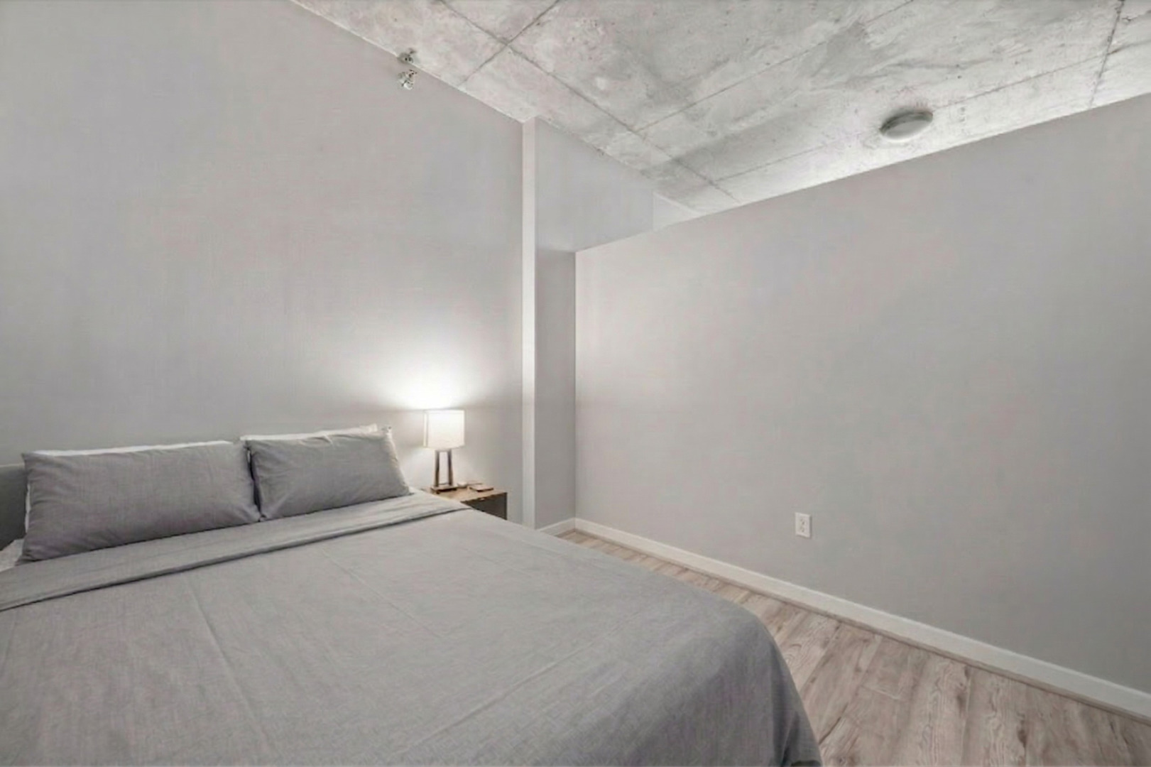 235 W Van Buren Street Unit: 2513