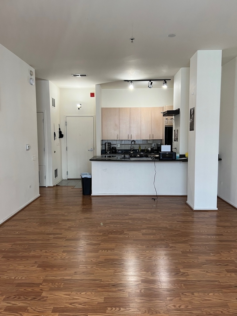 130 S CANAL Street Unit: 9H