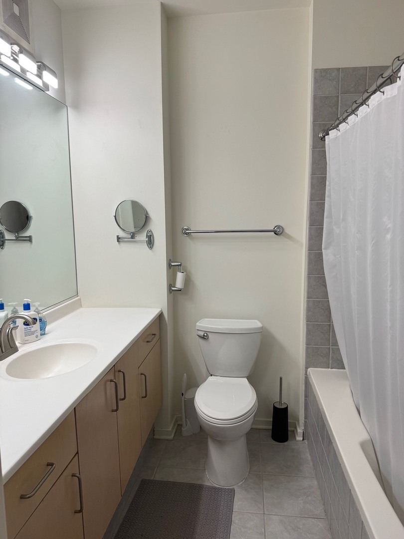 130 S CANAL Street Unit: 9H