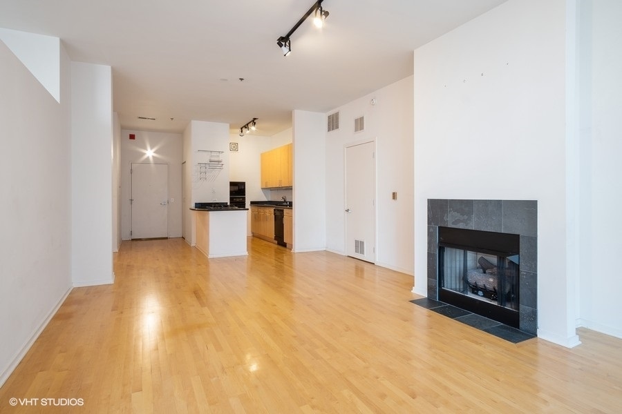 130 S CANAL Street Unit: 816