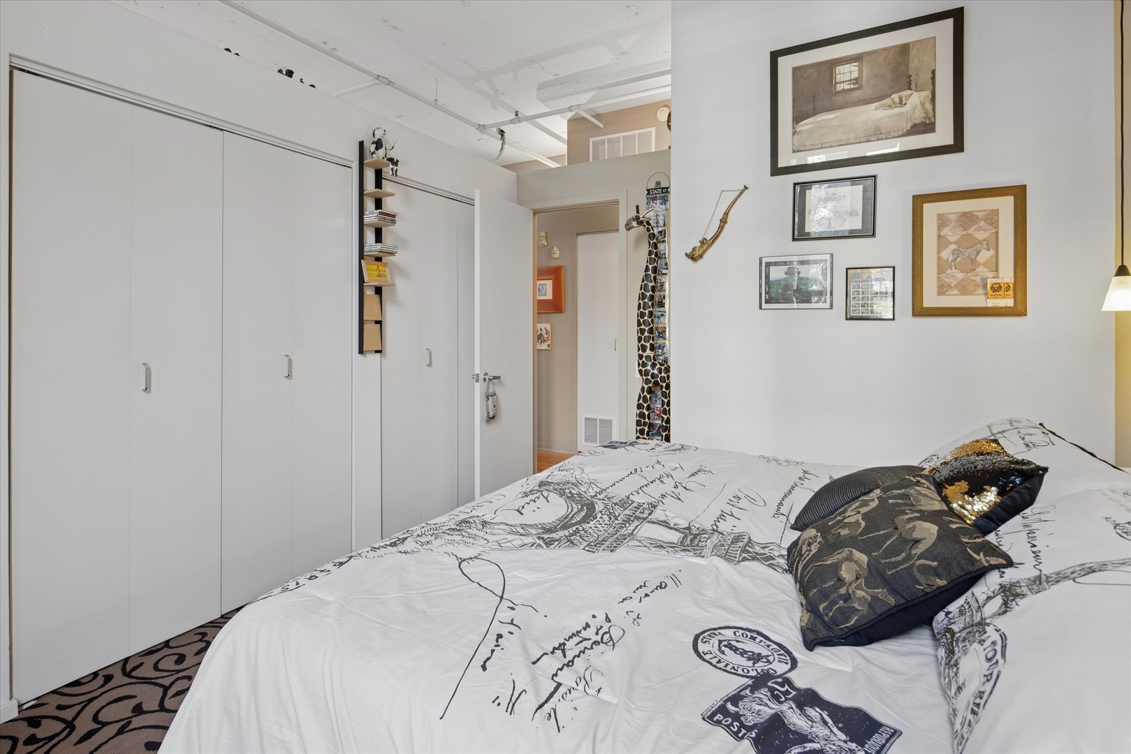 130 S Canal Street Unit: 220