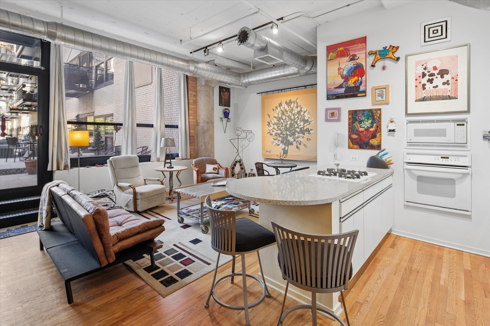 130 S Canal Street Unit: 220