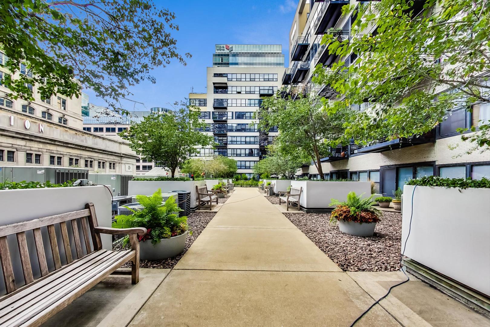 130 S Canal Street Unit: 220
