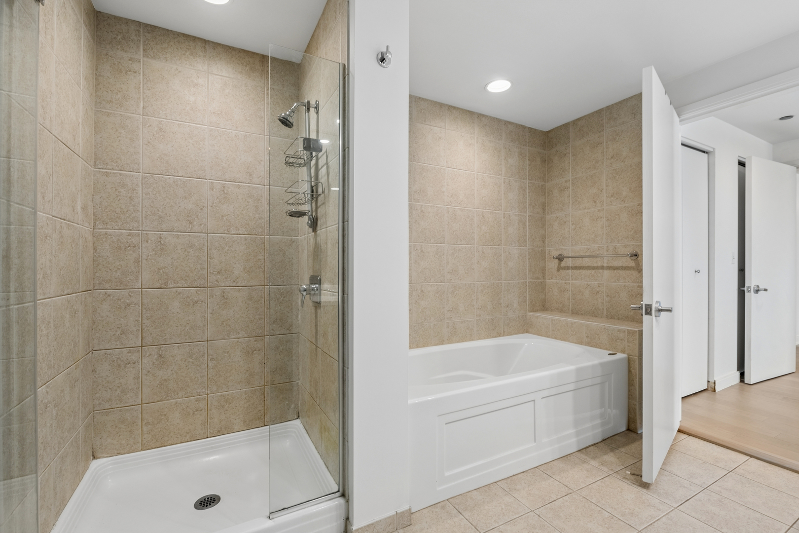 130 N Garland Court Unit: 2409