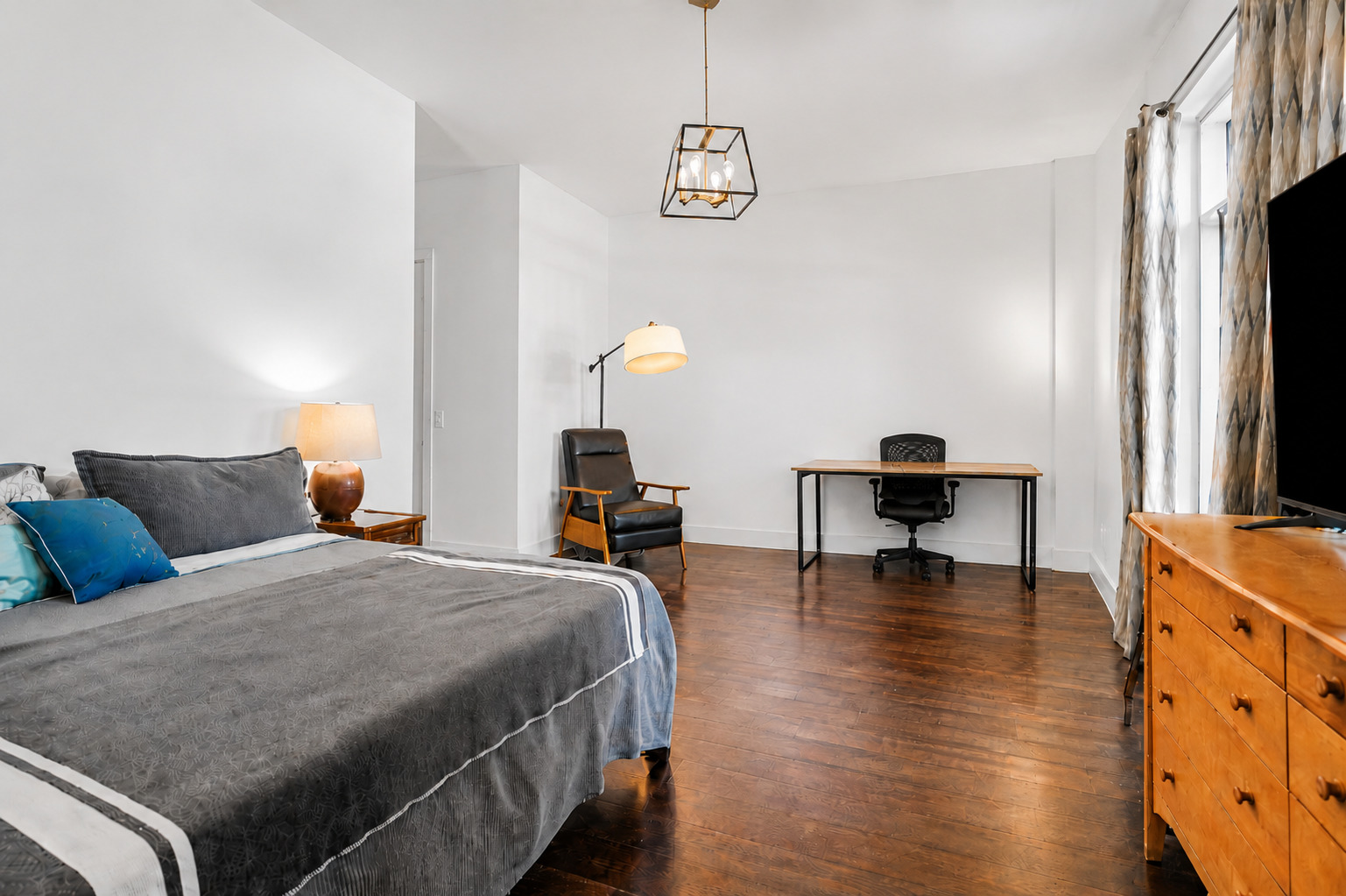 1124 W Adams Street Unit: 5E