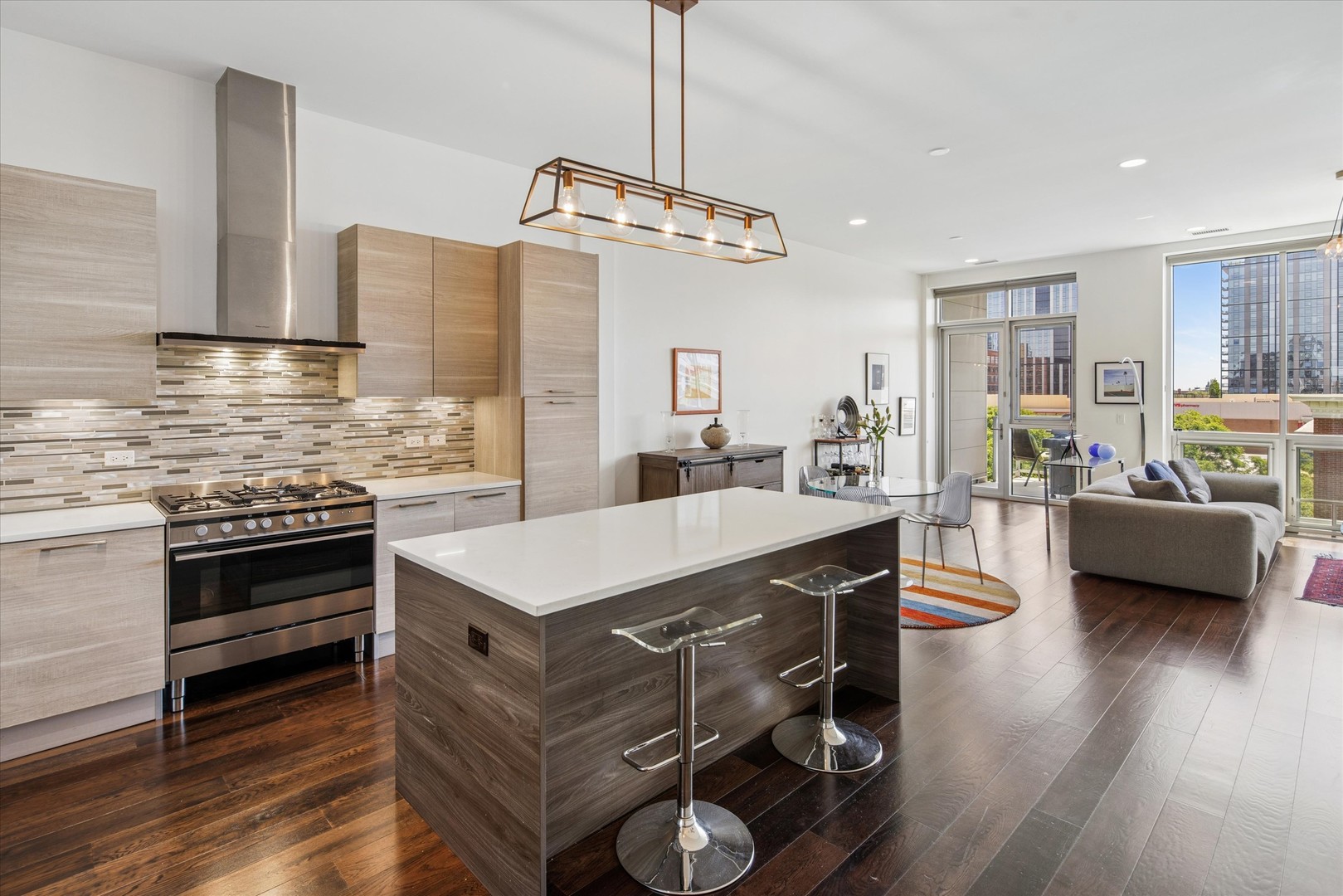 1124 W Adams Street Unit: 5E