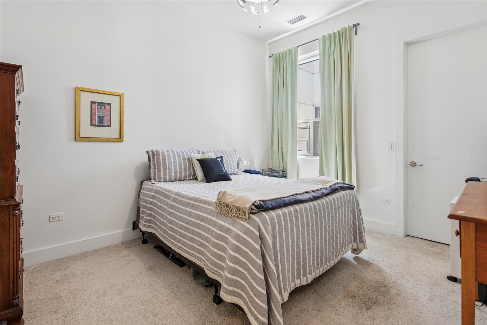 1124 W Adams Street Unit: 5E