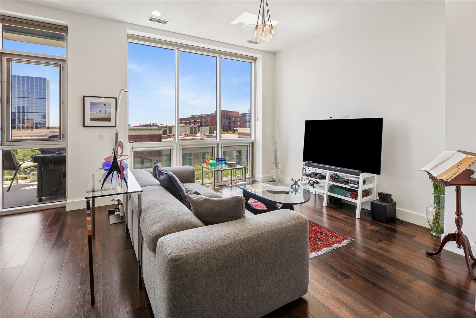 1124 W Adams Street Unit: 5E