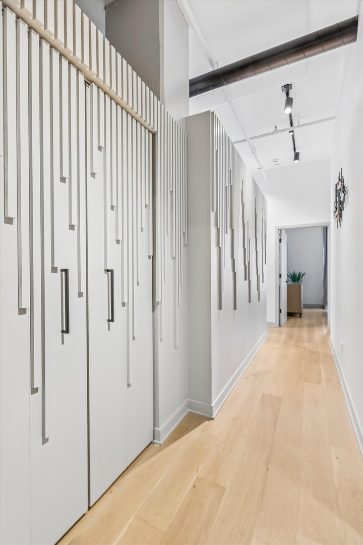 740 W Fulton Street Unit: 614