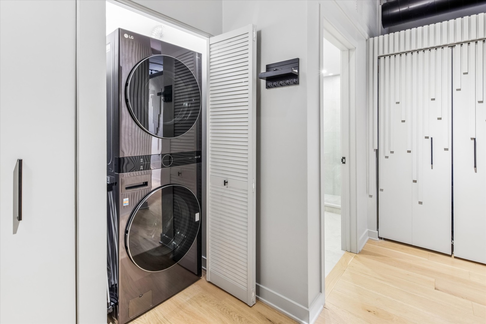 740 W Fulton Street Unit: 614
