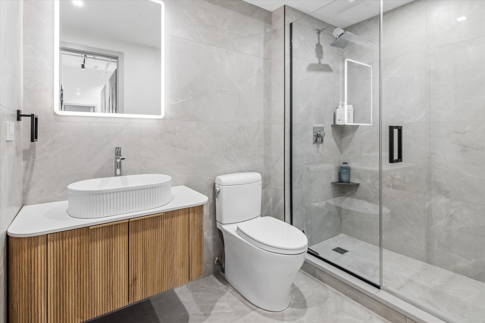 740 W Fulton Street Unit: 614