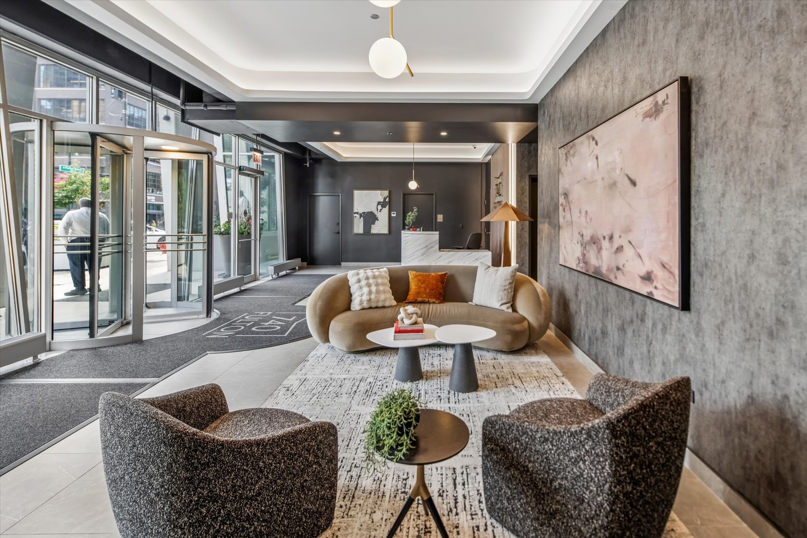 740 W Fulton Street Unit: 614
