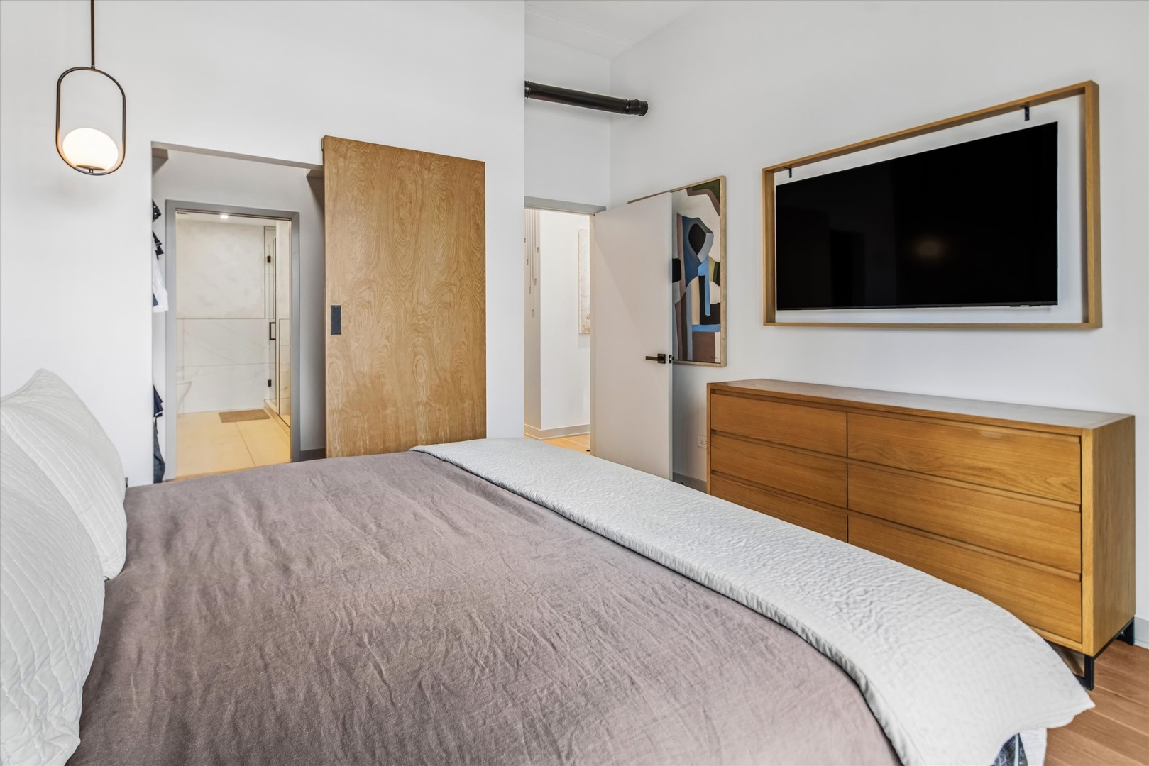740 W Fulton Street Unit: 614