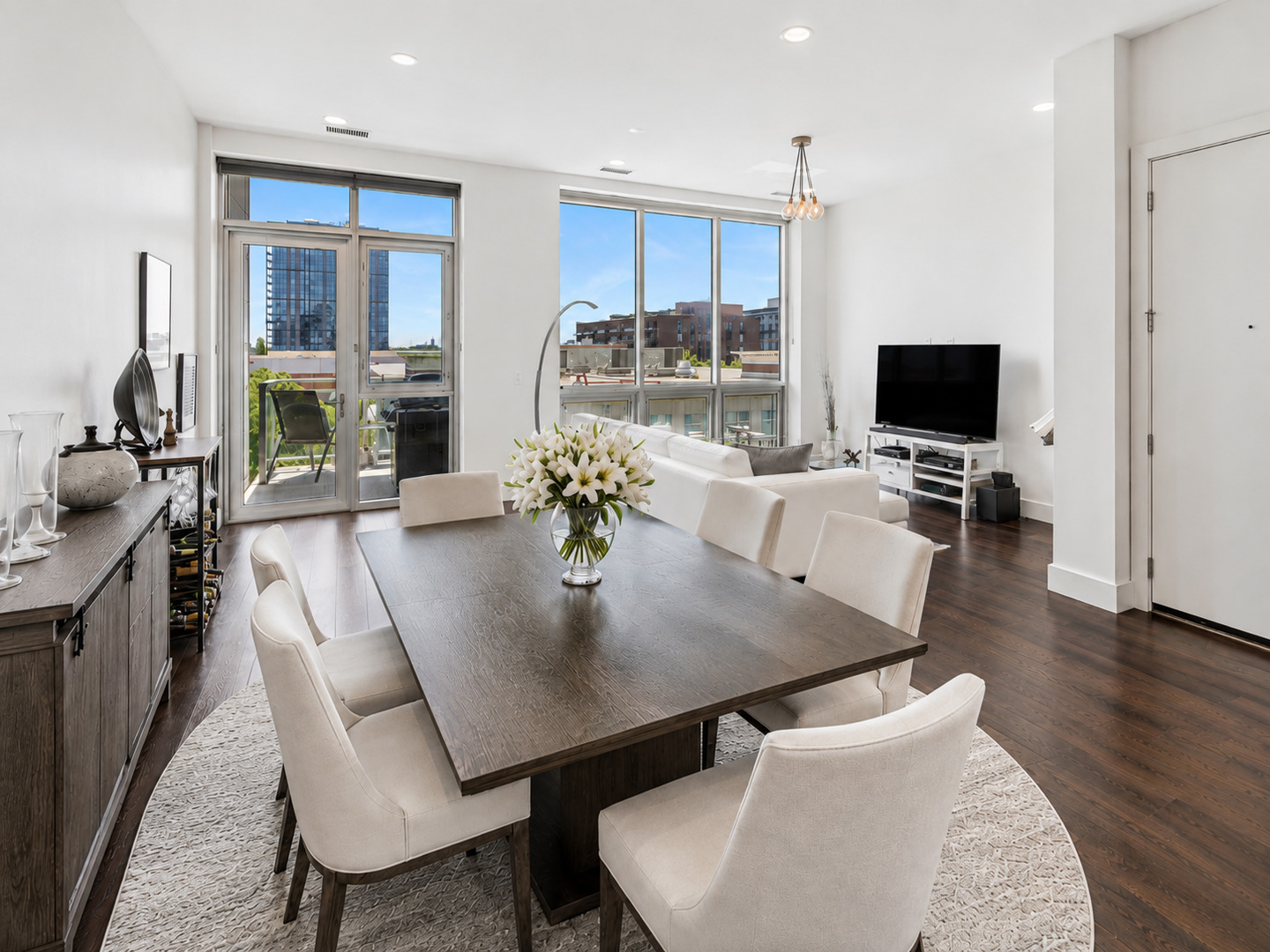 1124 W Adams Street Unit: 5E