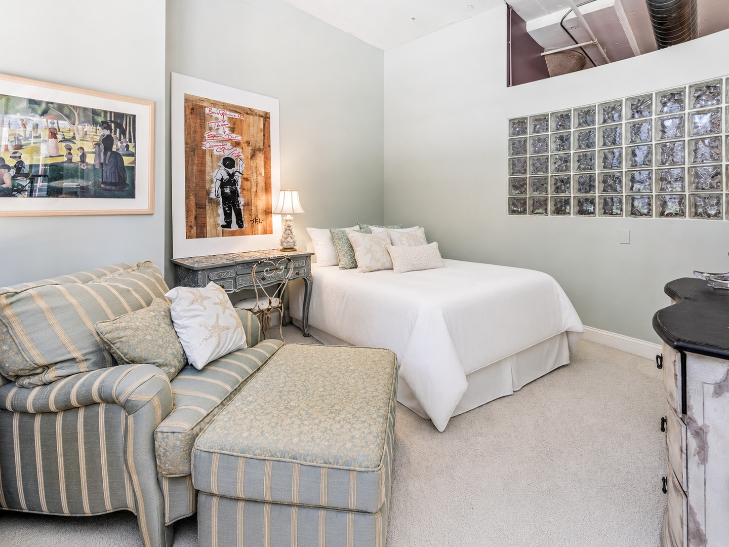 130 S Canal Street Unit: 215