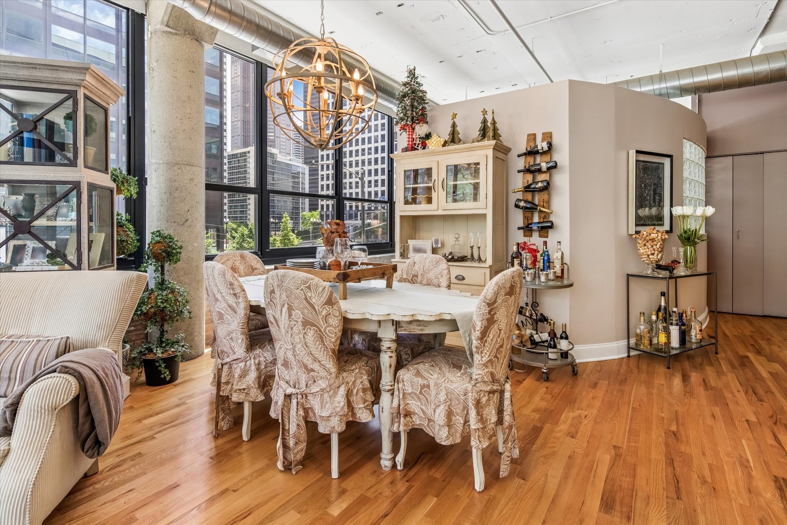 130 S Canal Street Unit: 215