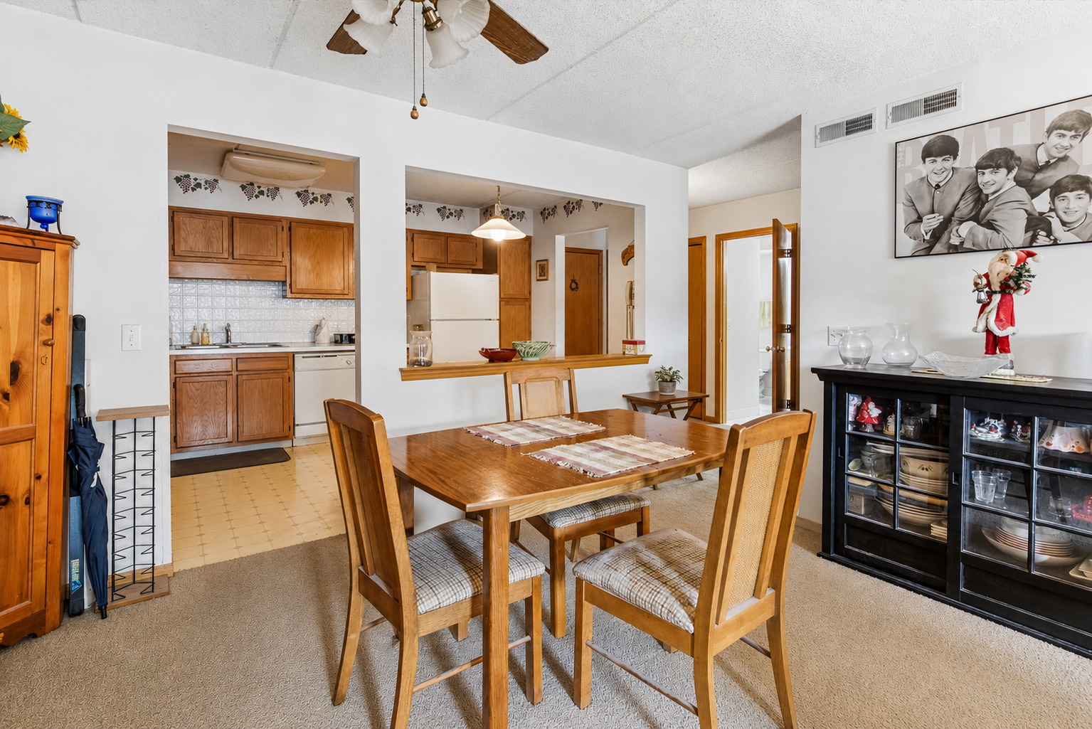 5320 N Lowell Avenue Unit: 205