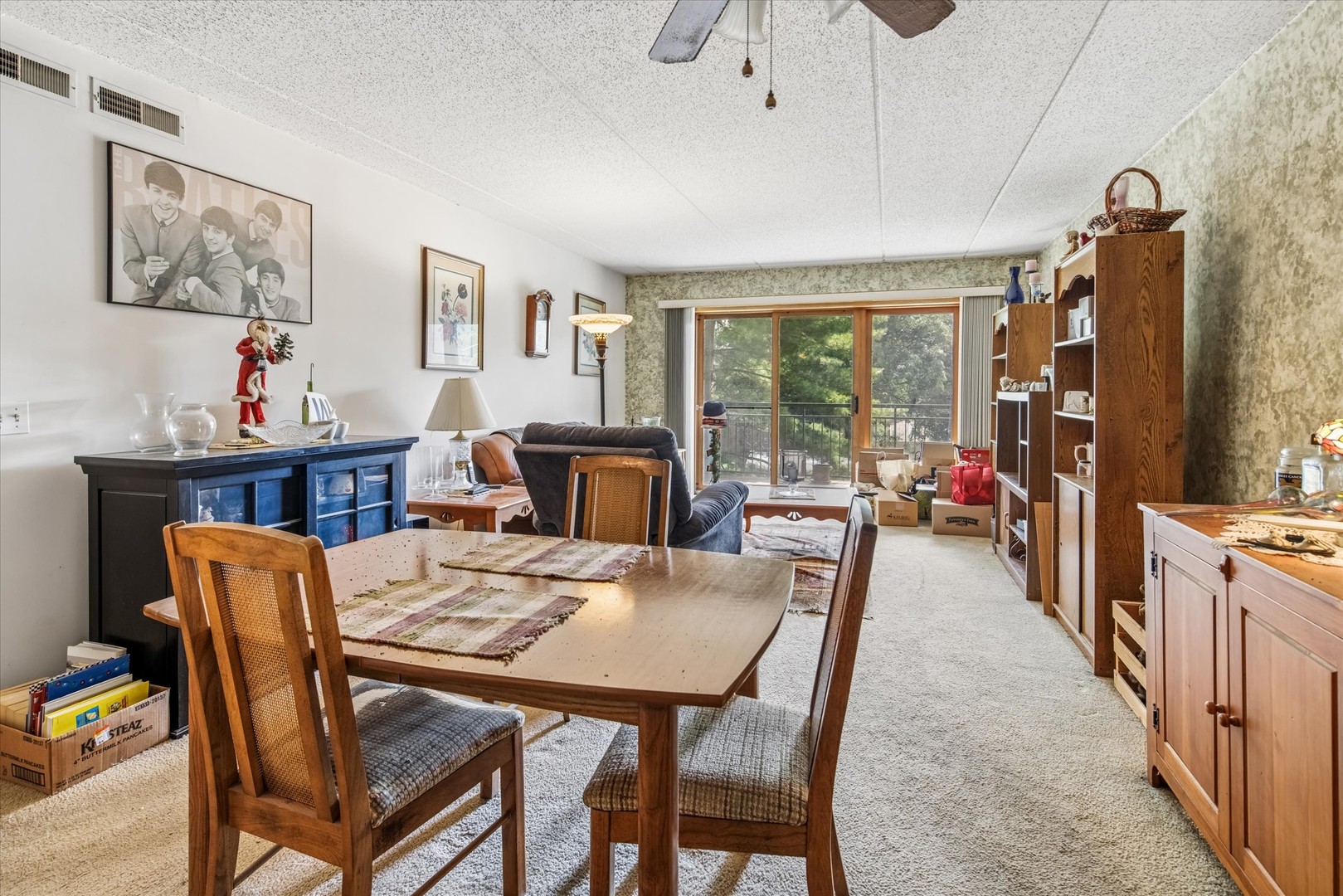 5320 N Lowell Avenue Unit: 205