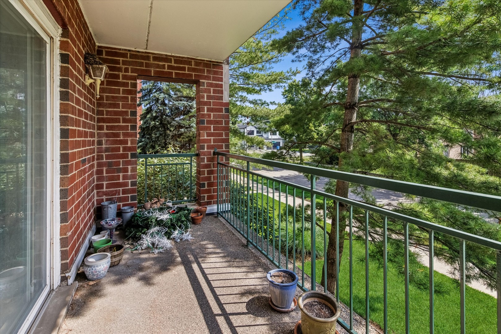 5320 N Lowell Avenue Unit: 205