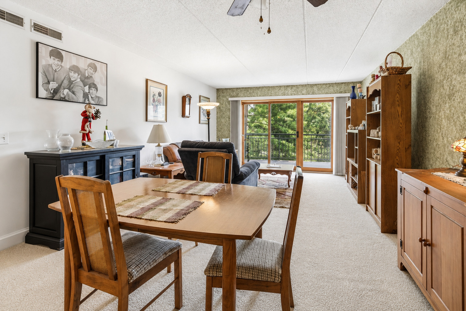 5320 N Lowell Avenue Unit: 205