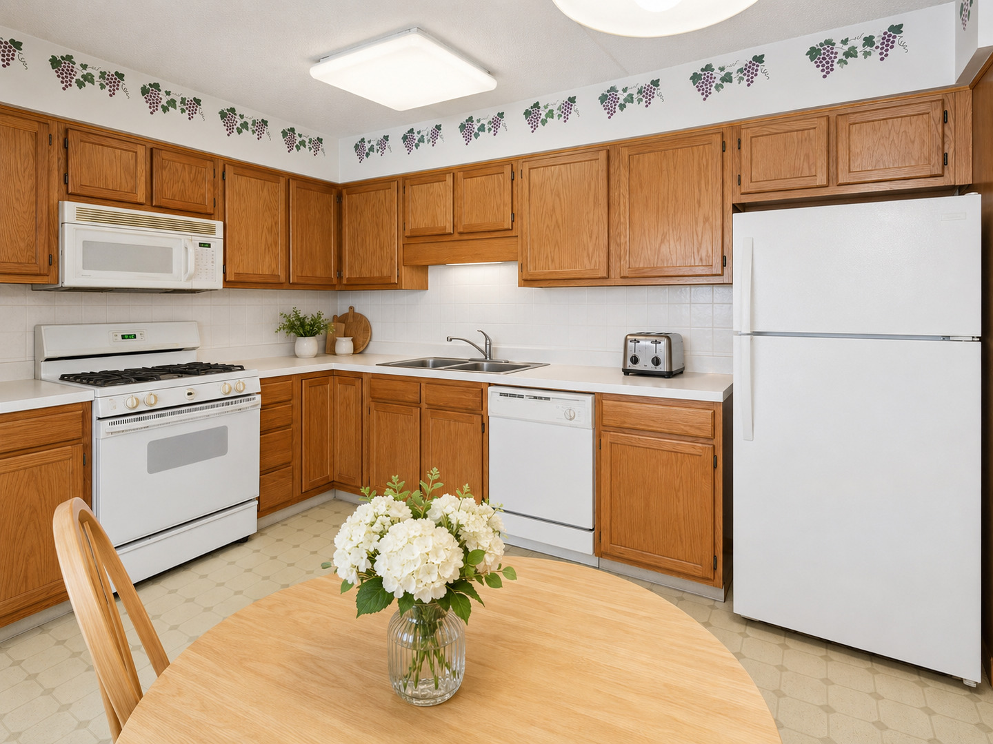 5320 N Lowell Avenue Unit: 205