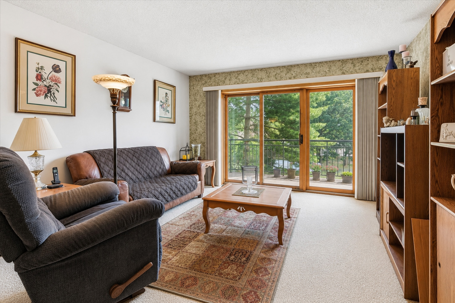 5320 N Lowell Avenue Unit: 205