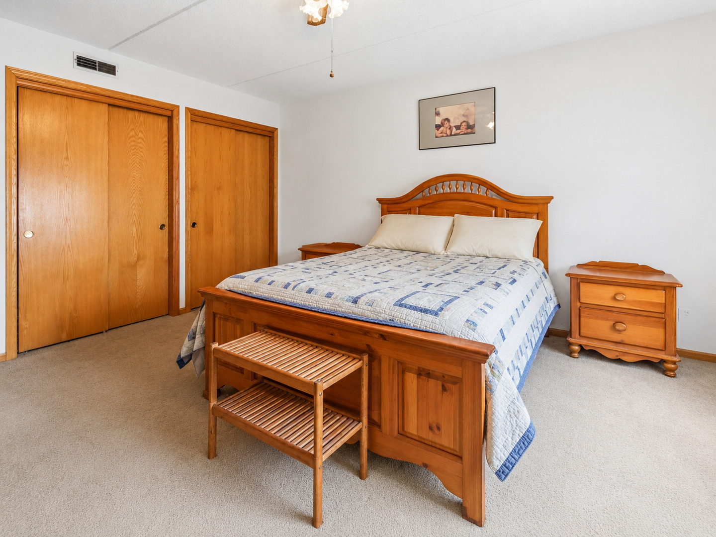 5320 N Lowell Avenue Unit: 205