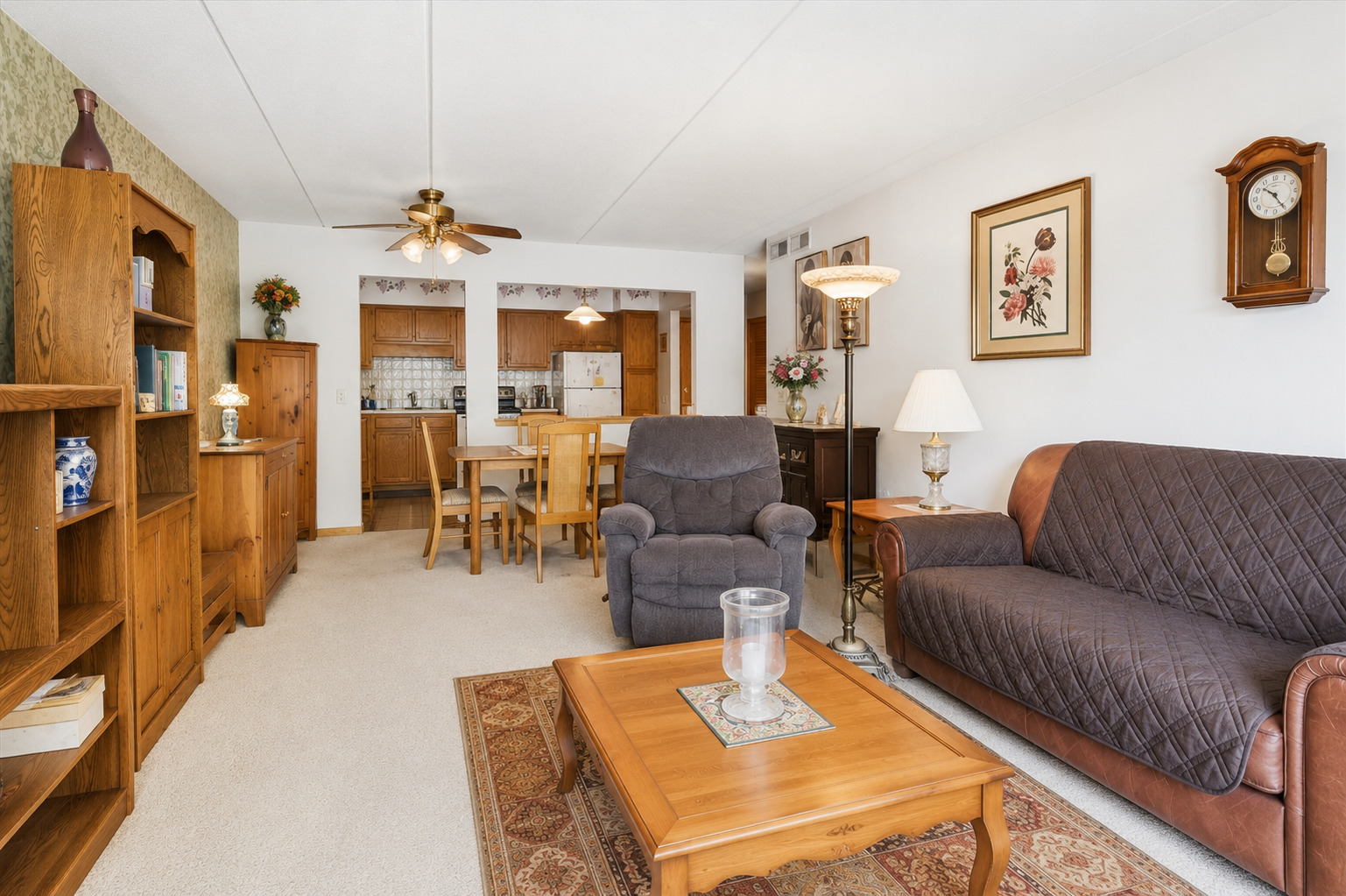 5320 N Lowell Avenue Unit: 205