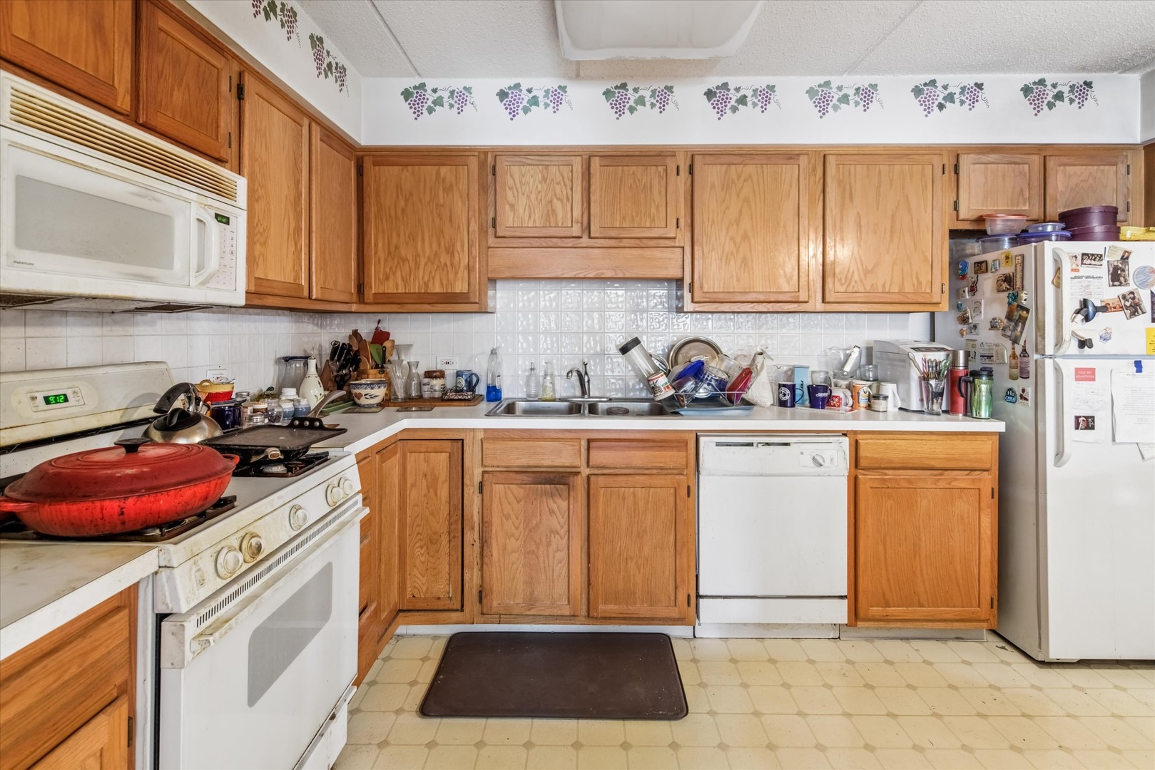 5320 N Lowell Avenue Unit: 205