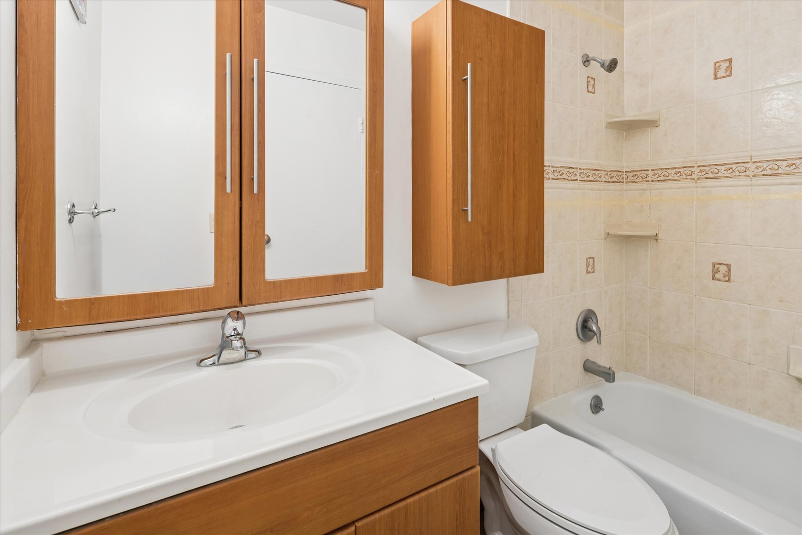539 W Stratford Place Unit: 408