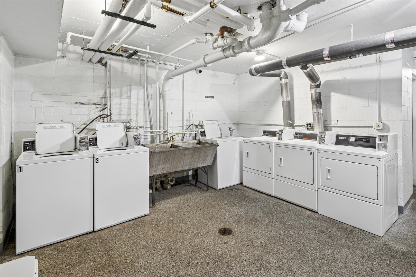 539 W Stratford Place Unit: 408