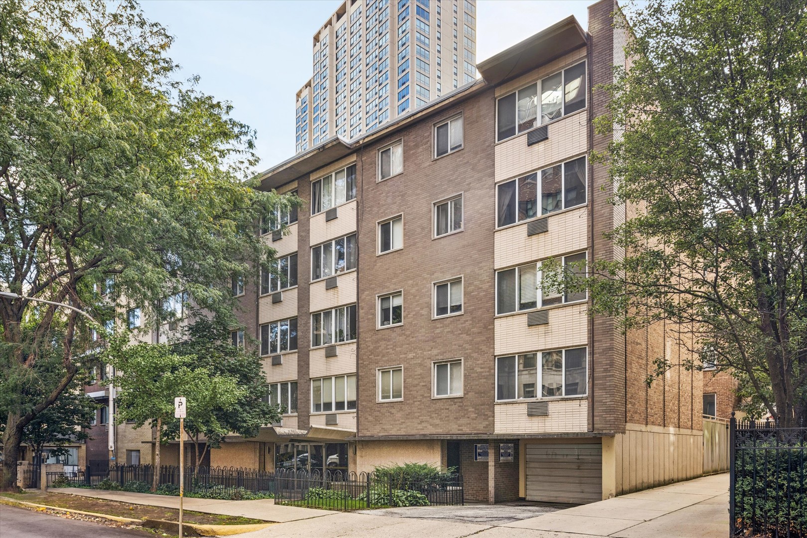 539 W Stratford Place Unit: 408