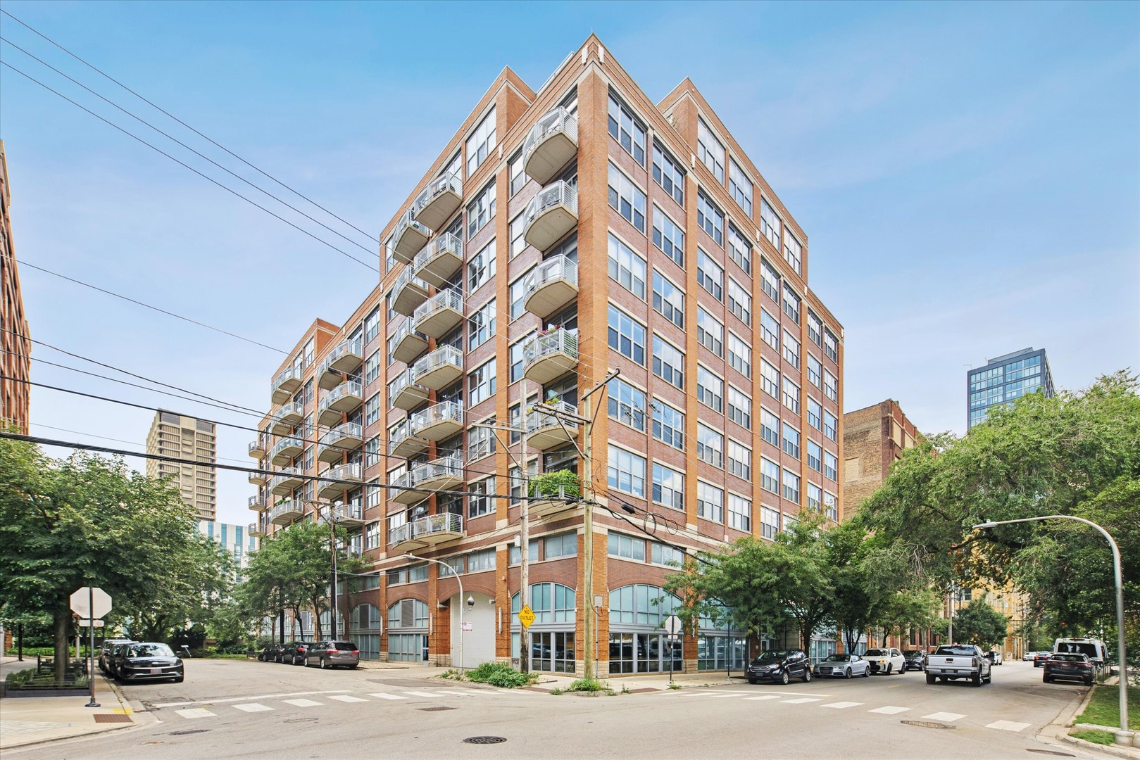 933 W Van Buren Street Unit: 801
