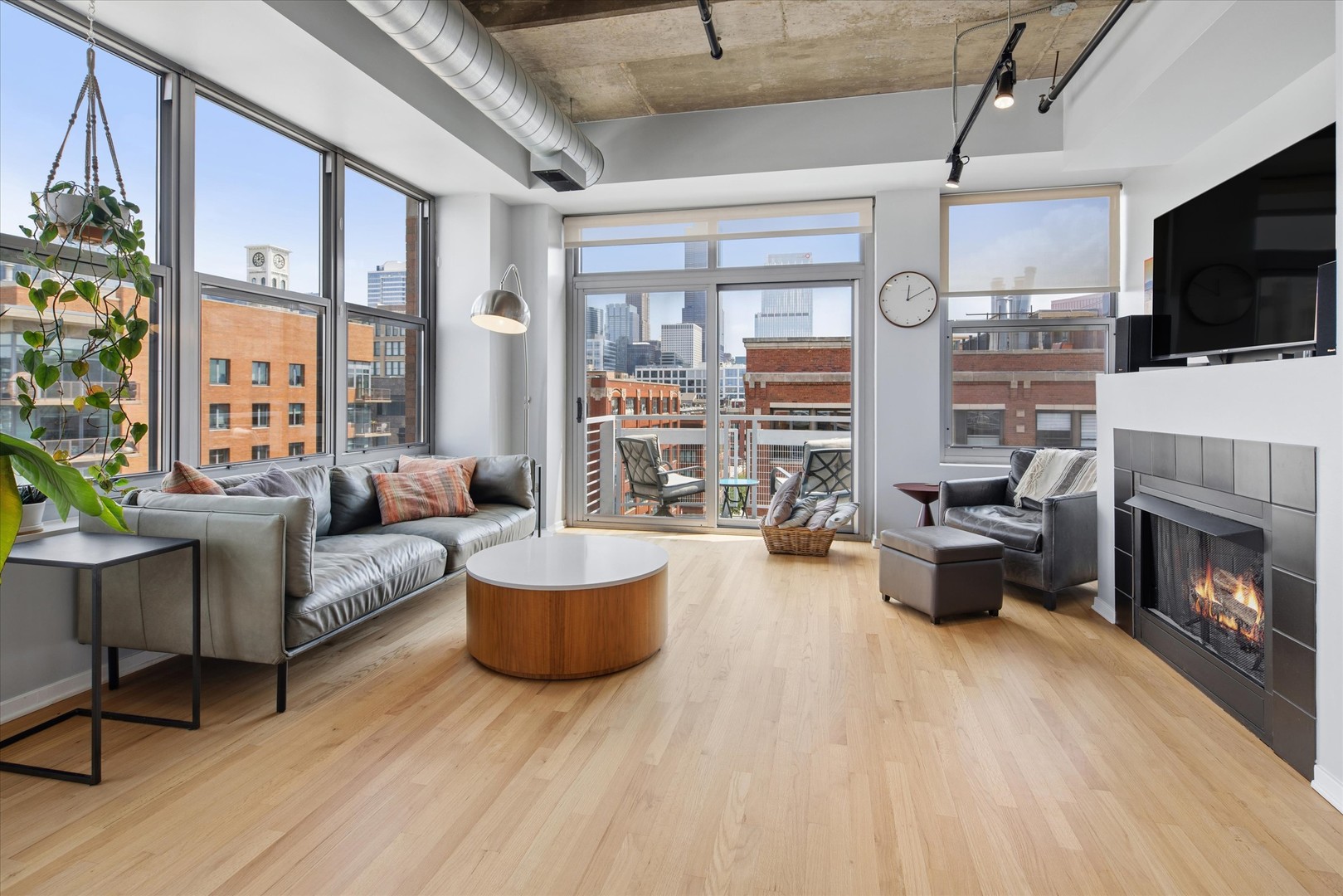 933 W Van Buren Street Unit: 801