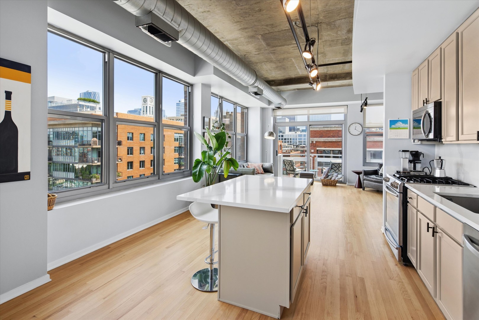 933 W Van Buren Street Unit: 801