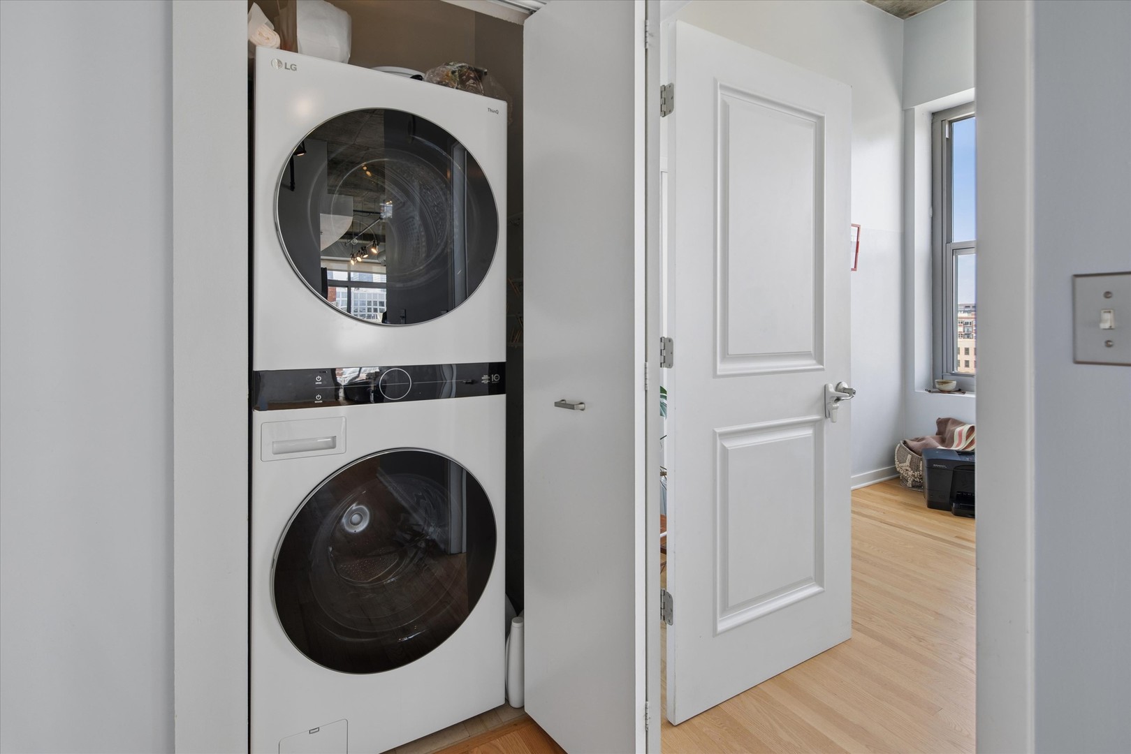 933 W Van Buren Street Unit: 801