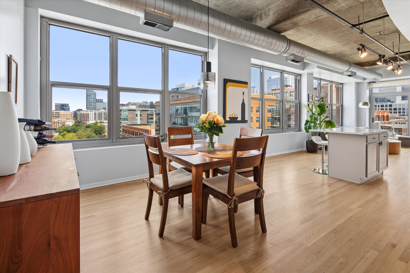 933 W Van Buren Street Unit: 801