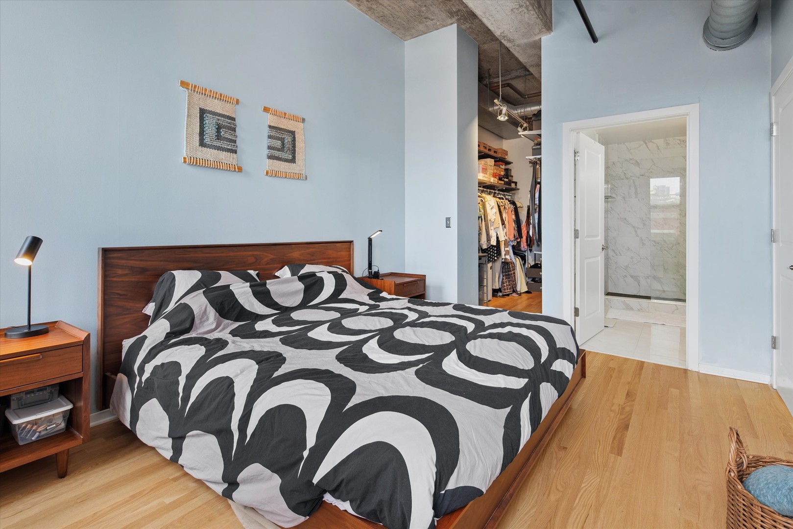 933 W Van Buren Street Unit: 801
