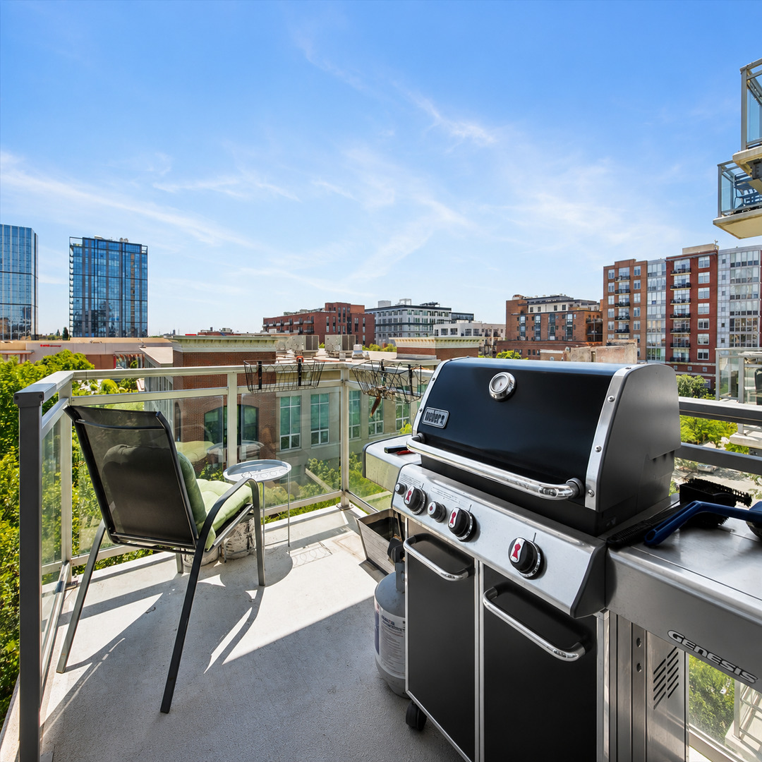 1124 W Adams Street Unit: 5E