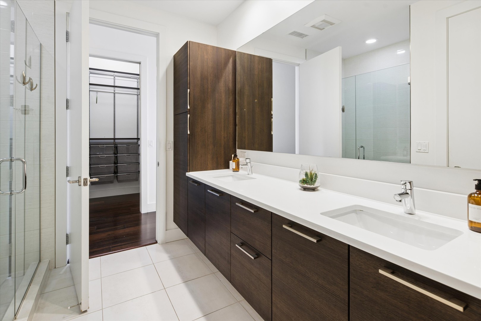 1124 W Adams Street Unit: 5E