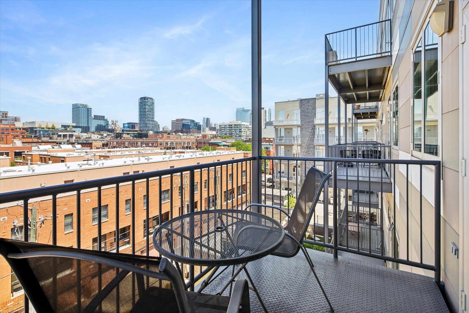 1124 W Adams Street Unit: 5E