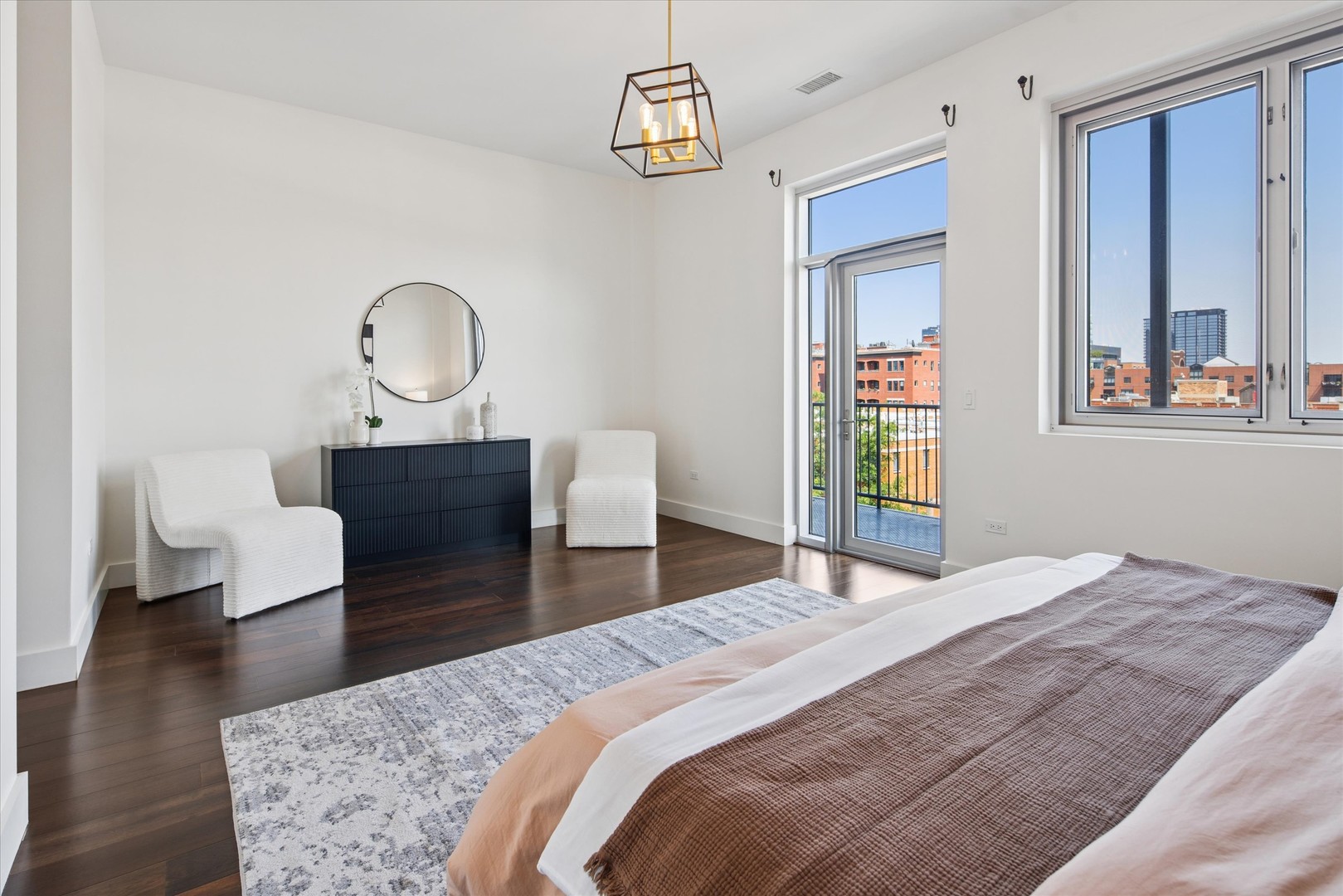 1124 W Adams Street Unit: 5E