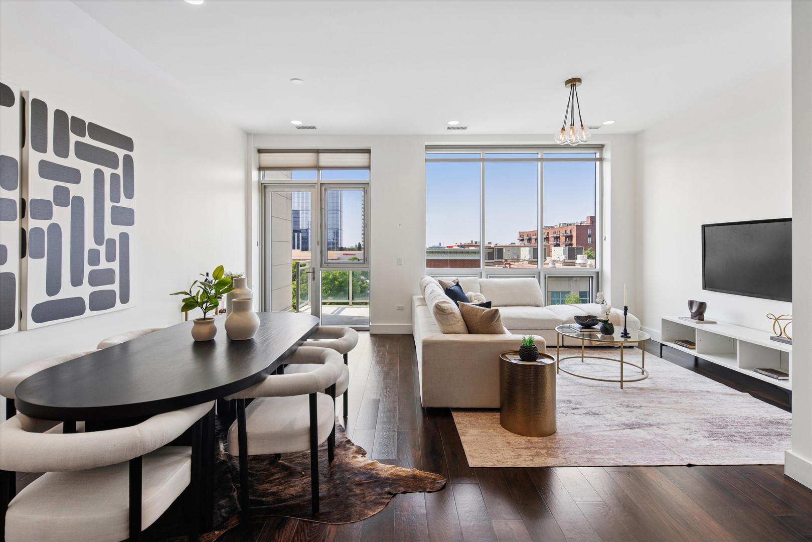 1124 W Adams Street Unit: 5E