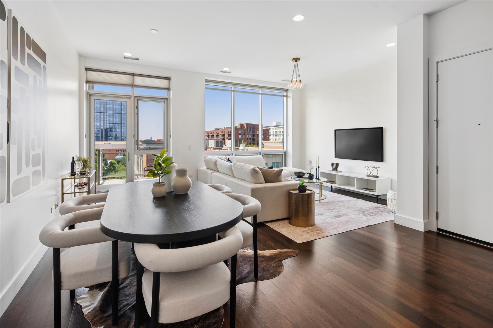 1124 W Adams Street Unit: 5E