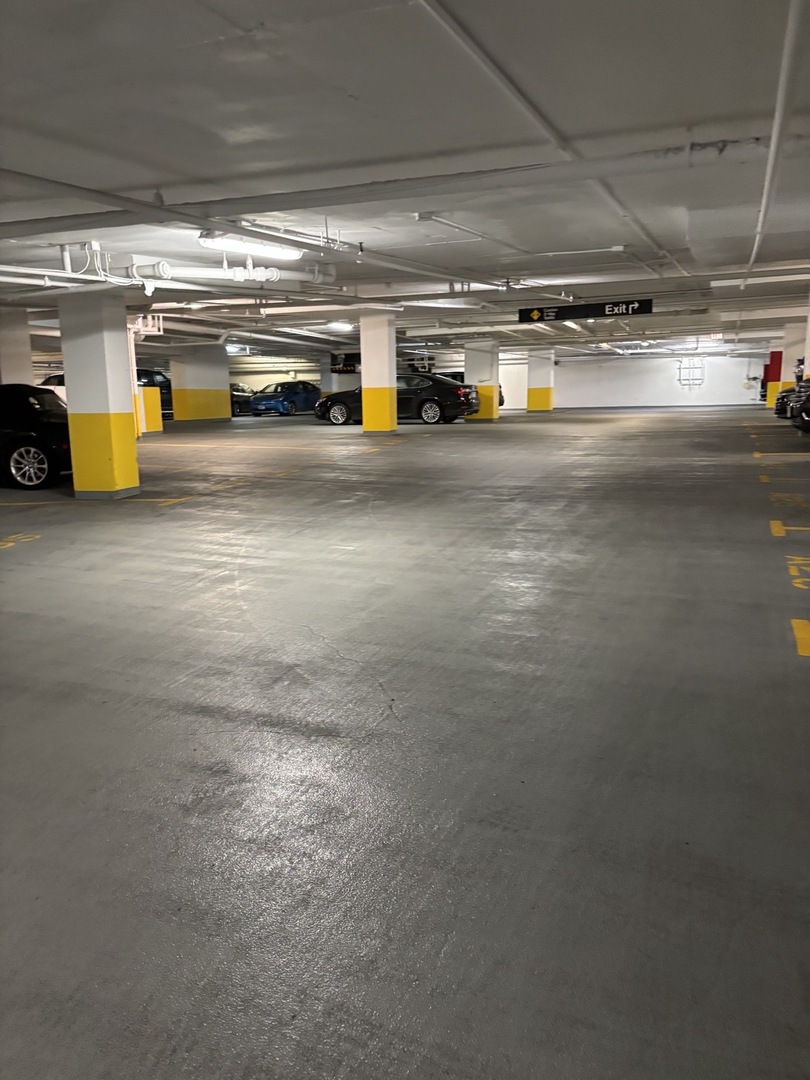405 N Wabash Avenue Unit: B4